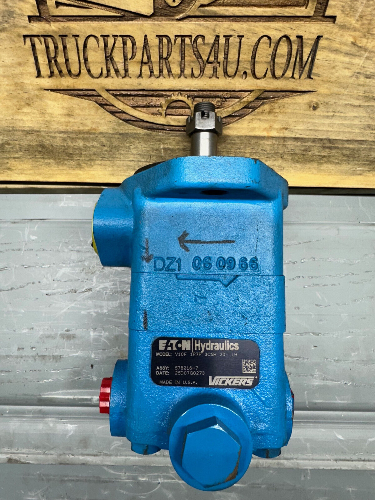 V10F-1P7P-3C5H-20-LH Vickers Hydraulic Vane Pump – 5782167 / 578216-7
New Genuine OEM Vickers / Eaton